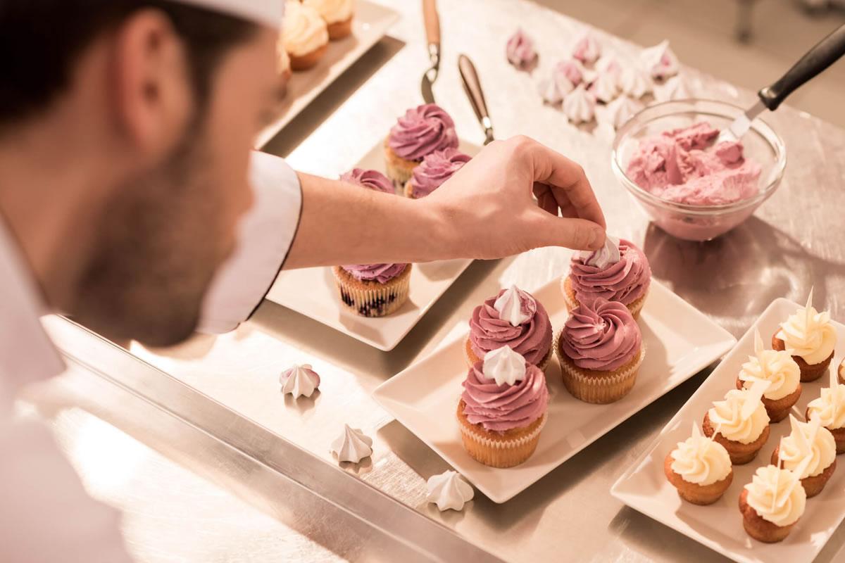 [Técnicas Básicas de Confeitaria – Fundamentos para Sobremesas Perfeitas]