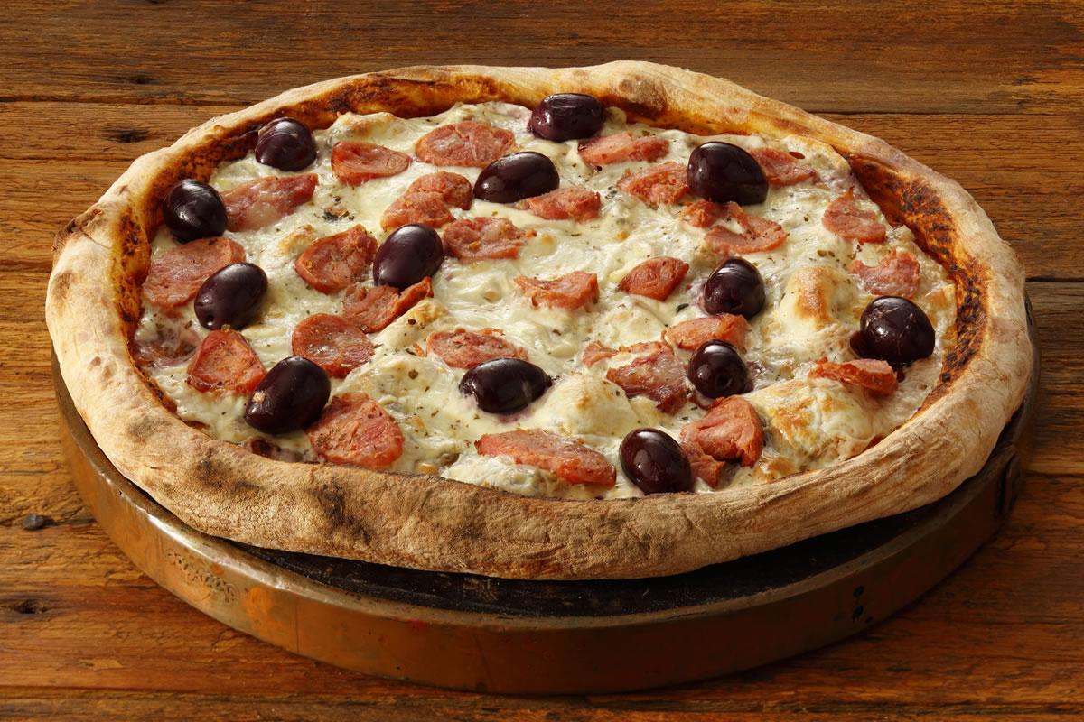[Calabresa na Pizza: Precisa Fritar Antes? Guia Completo para a Pizza Perfeita]