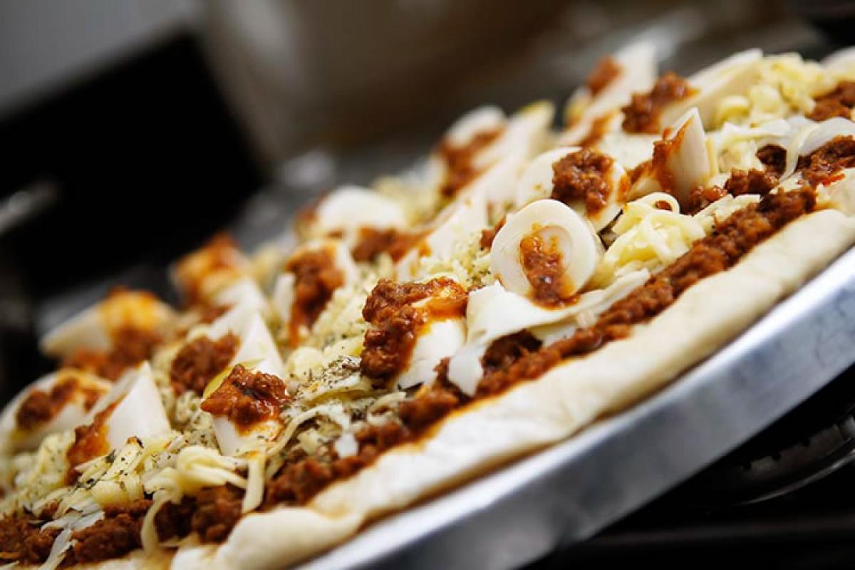 [Pizza bolonhesa]