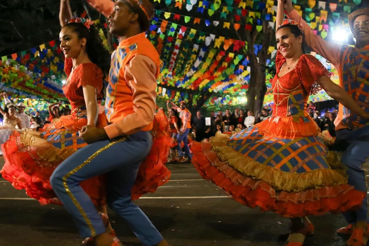 [Quadrilha Junina e Gastronomia – Como Cultura e Comida Caminham Juntas]