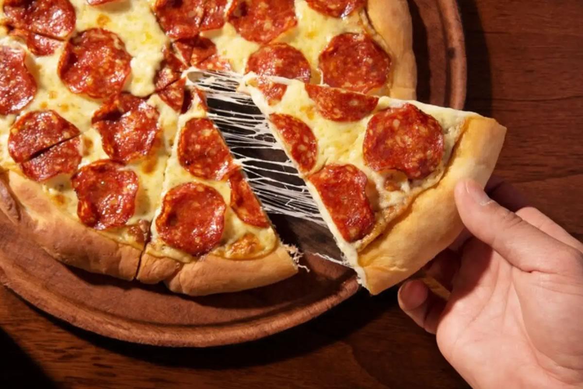 [Pizza Caseira de Calabresa]